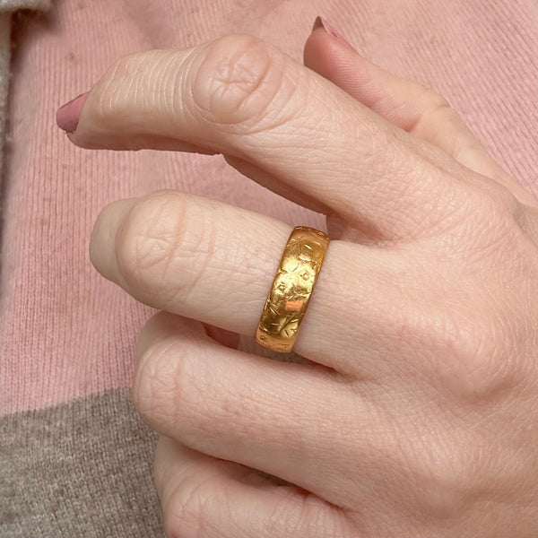 22ct Engraved Band: Bravingtons, 1959 – The Piece London