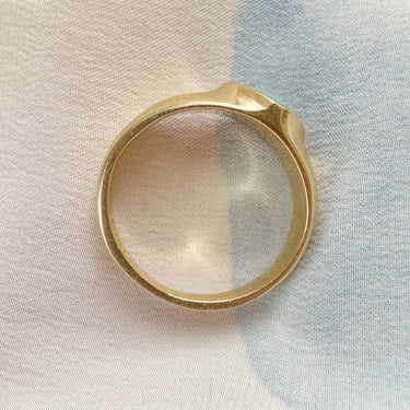 Beautiful 18ct & Opal Ring