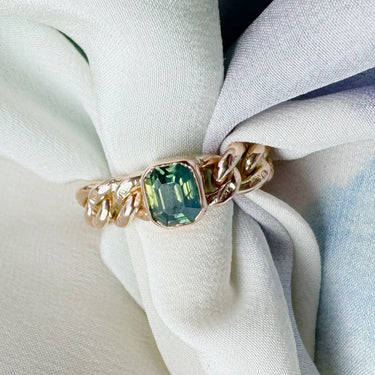Lagoon Green Sapphire Chain Ring